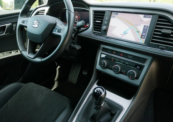 Seat Leon cena 67900 przebieg: 15000, rok produkcji 2020 z Trzemeszno małe 631